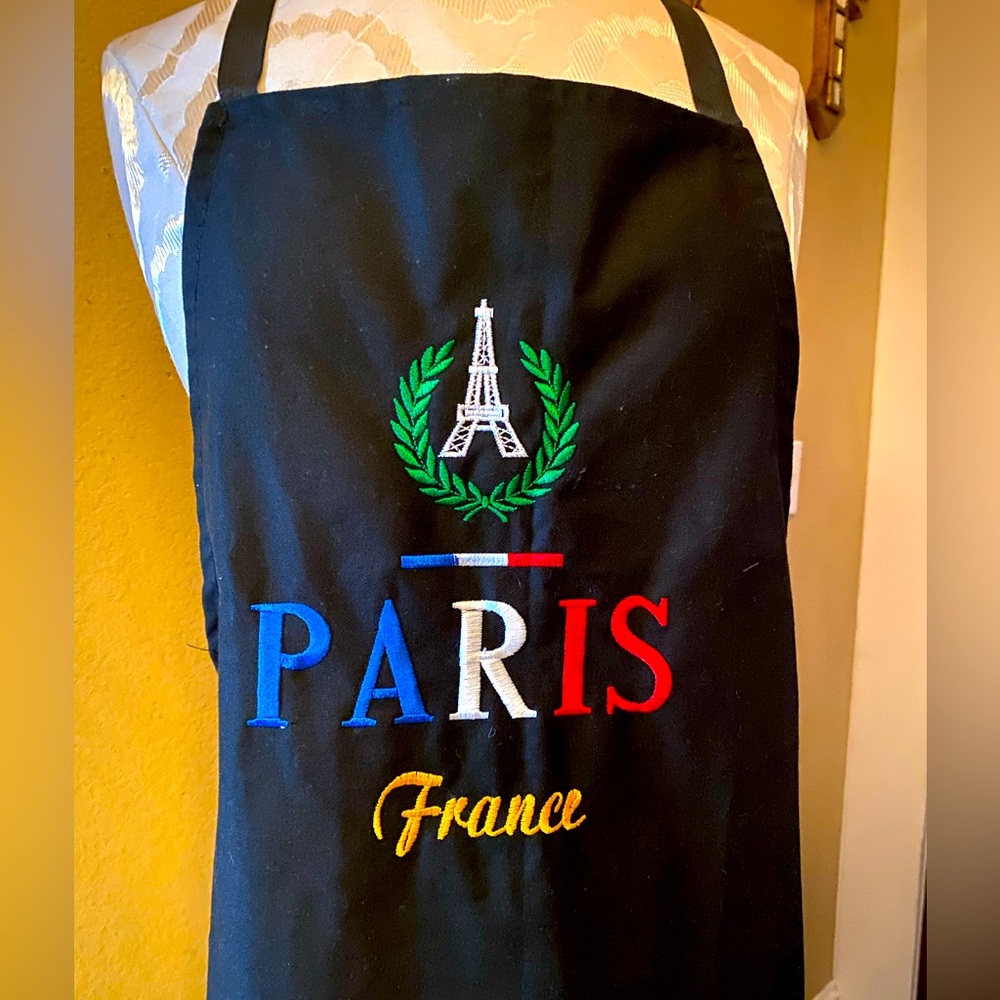 Chef’s Kitchen Apron Paris France Eiffel Tower Logo NWOT